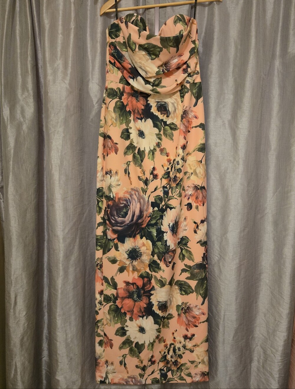 Black Halo Leonora Gown In Apricot Carnations Size 12